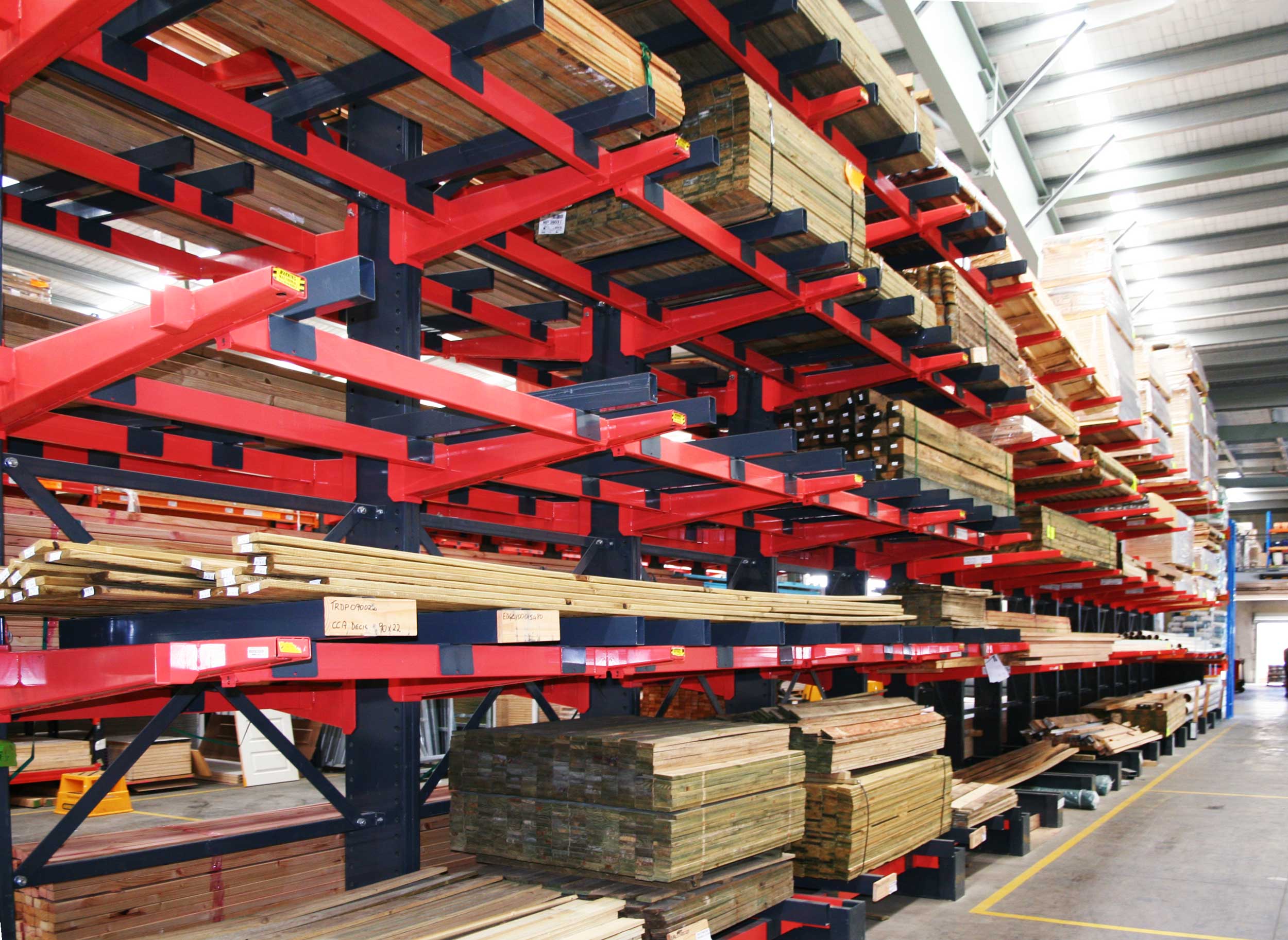 Cantilever Spread system used for timber storage in Trade Hardware Retail setting