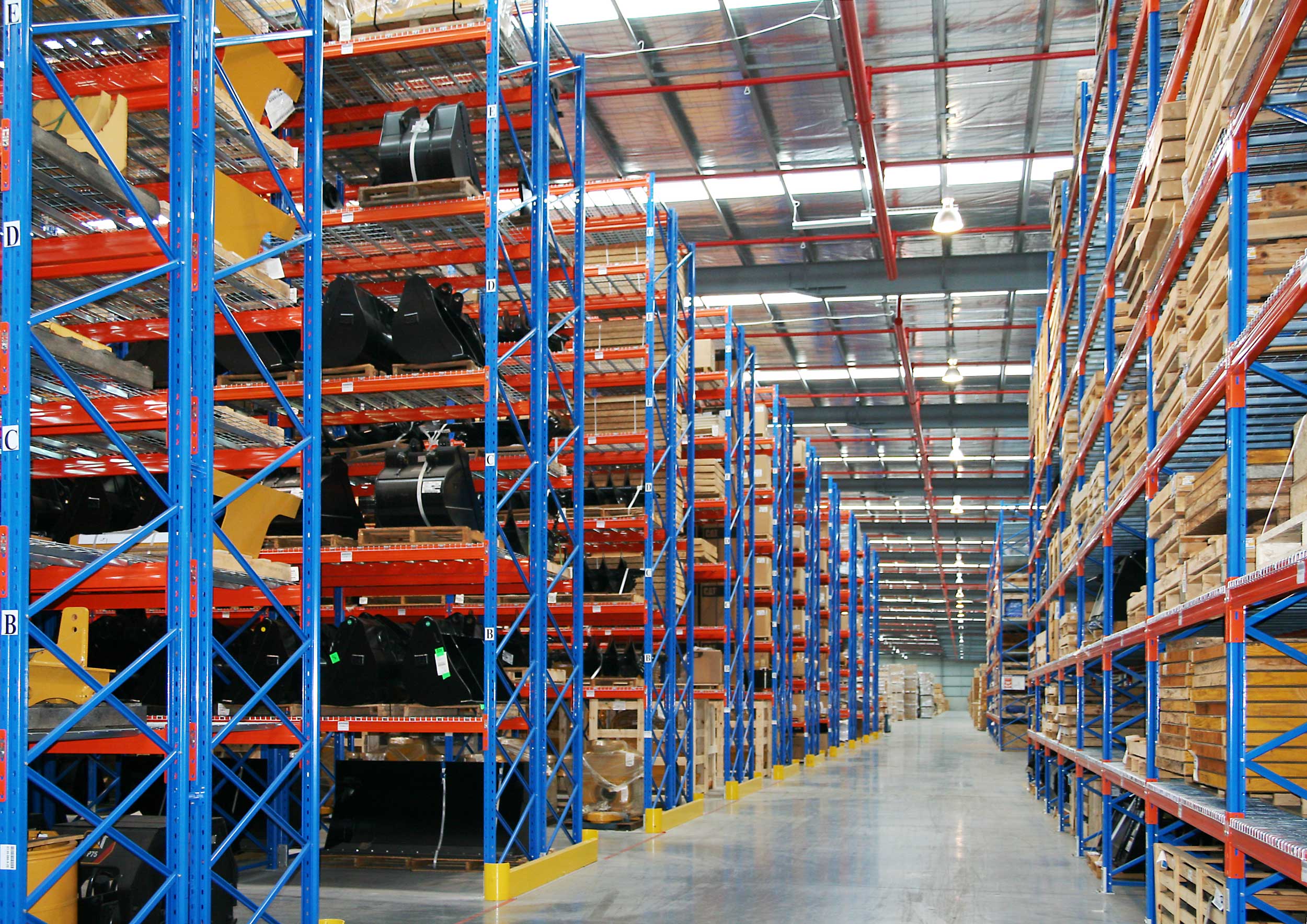 Pallet Racking used for heavy duty industrial equipment spare parts storage